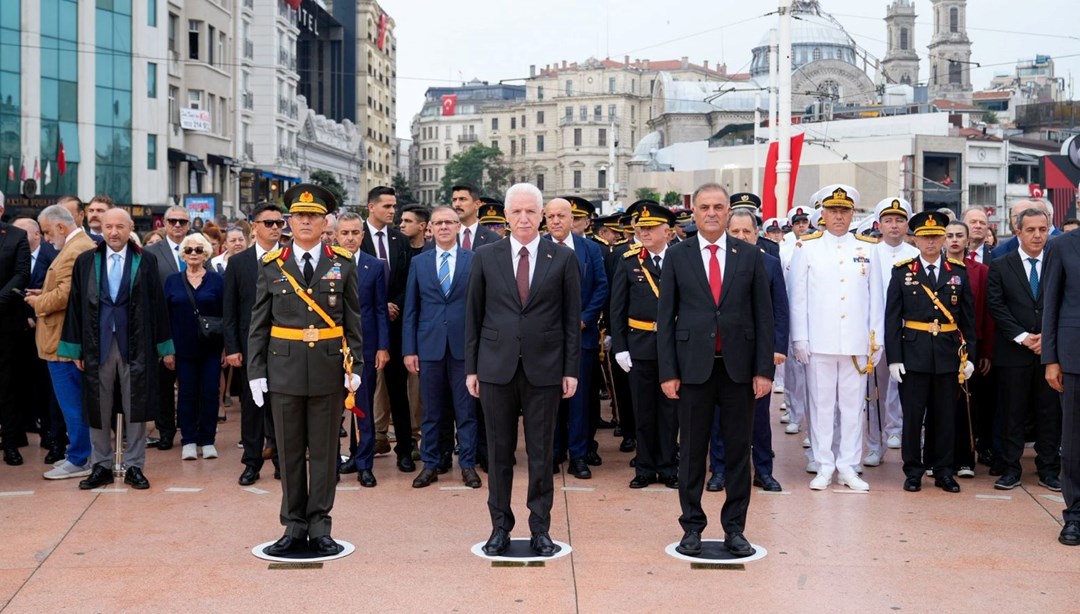 Taksim Meydanı’nda 30 Ağustos Zafer Bayramı töreni Taksim Meydanı’nda 30 Ağustos Zafer Bayramı töreni