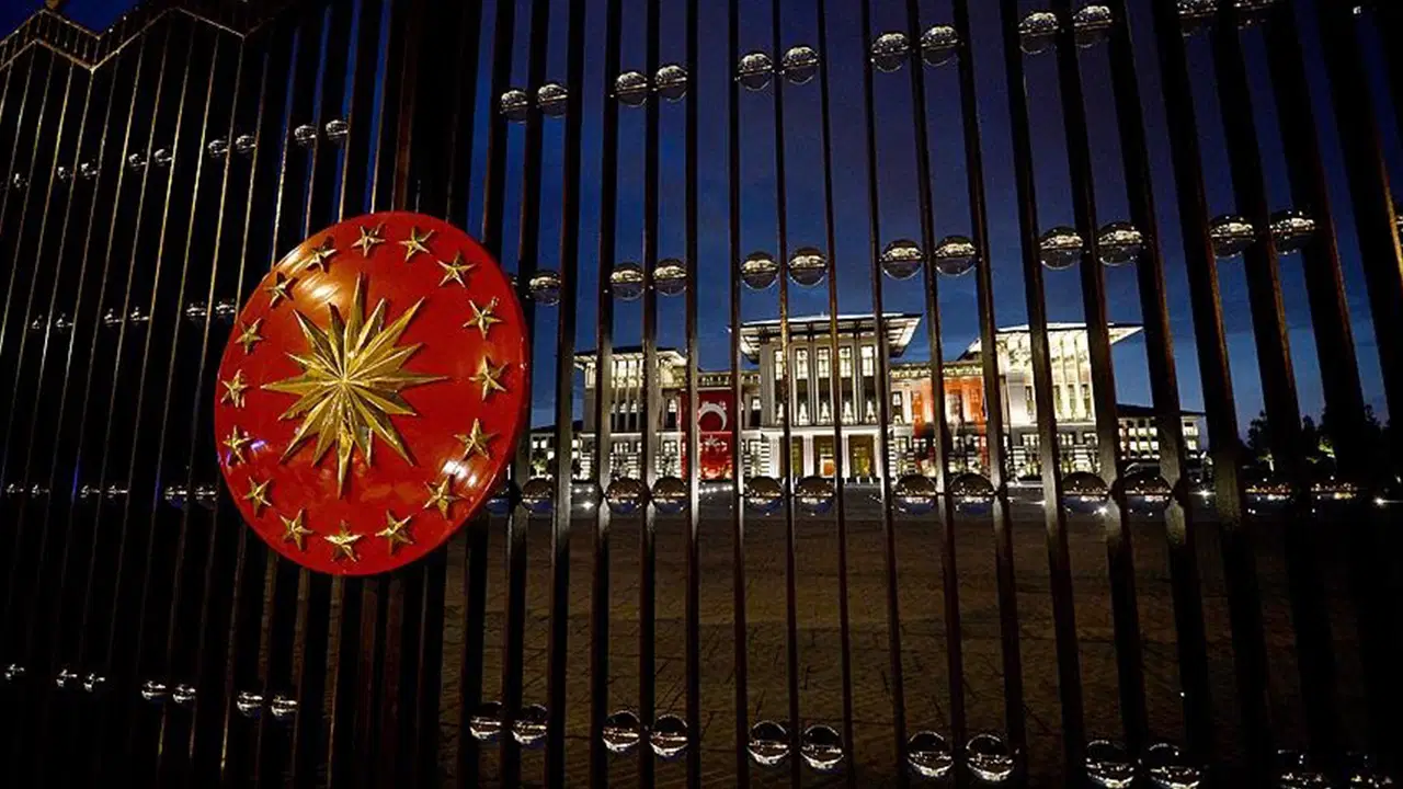 CHP’li isim ortaya koydu: Cumhurbaşkanlığı günde 2 bin 25, yılda 739 bin 467 asgari ücret harcamış! – Son Dakika Siyaset Haberleri