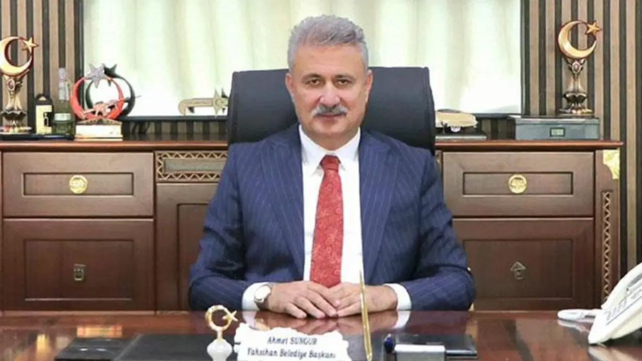 Gözaltına alınmıştı… AKP’li Yahşihan Belediye Başkanı Ahmet Sungur adliyeye sevk edildi! – Son Dakika Siyaset Haberleri Gözaltına alınmıştı… AKP’li Yahşihan Belediye Başkanı Ahmet Sungur adliyeye sevk edildi! – Son Dakika Siyaset Haberleri