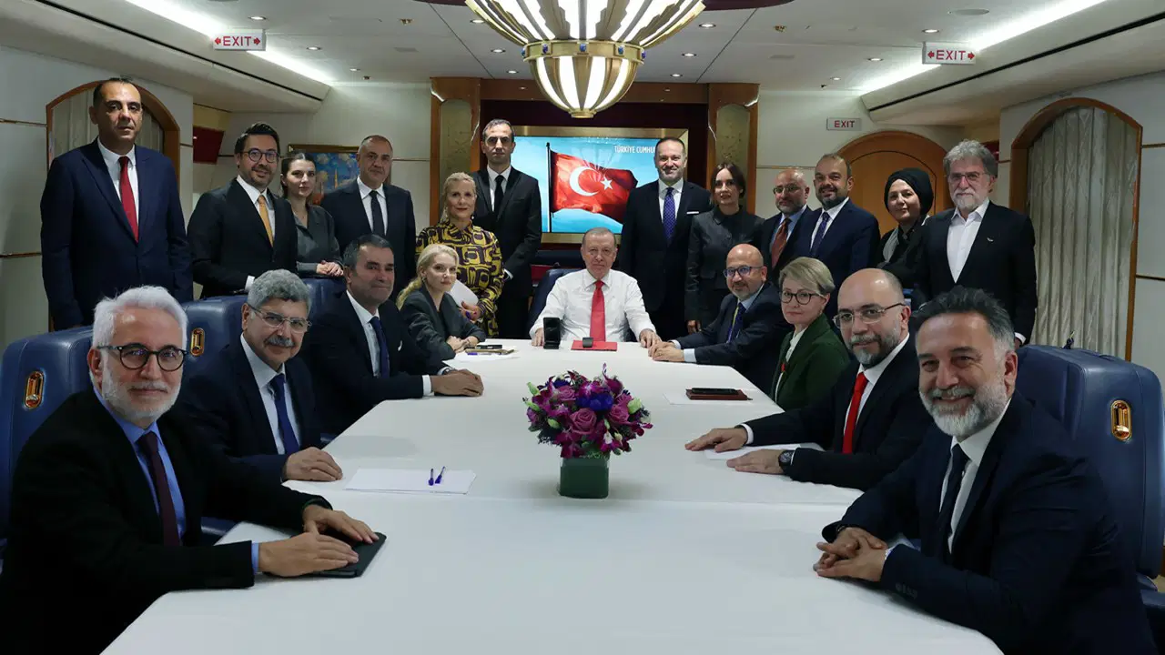 Faruk Bildirici: Erdoğan’a uçakta sorulan sorular saatler öncesinde bana geldi – Son Dakika Siyaset Haberleri