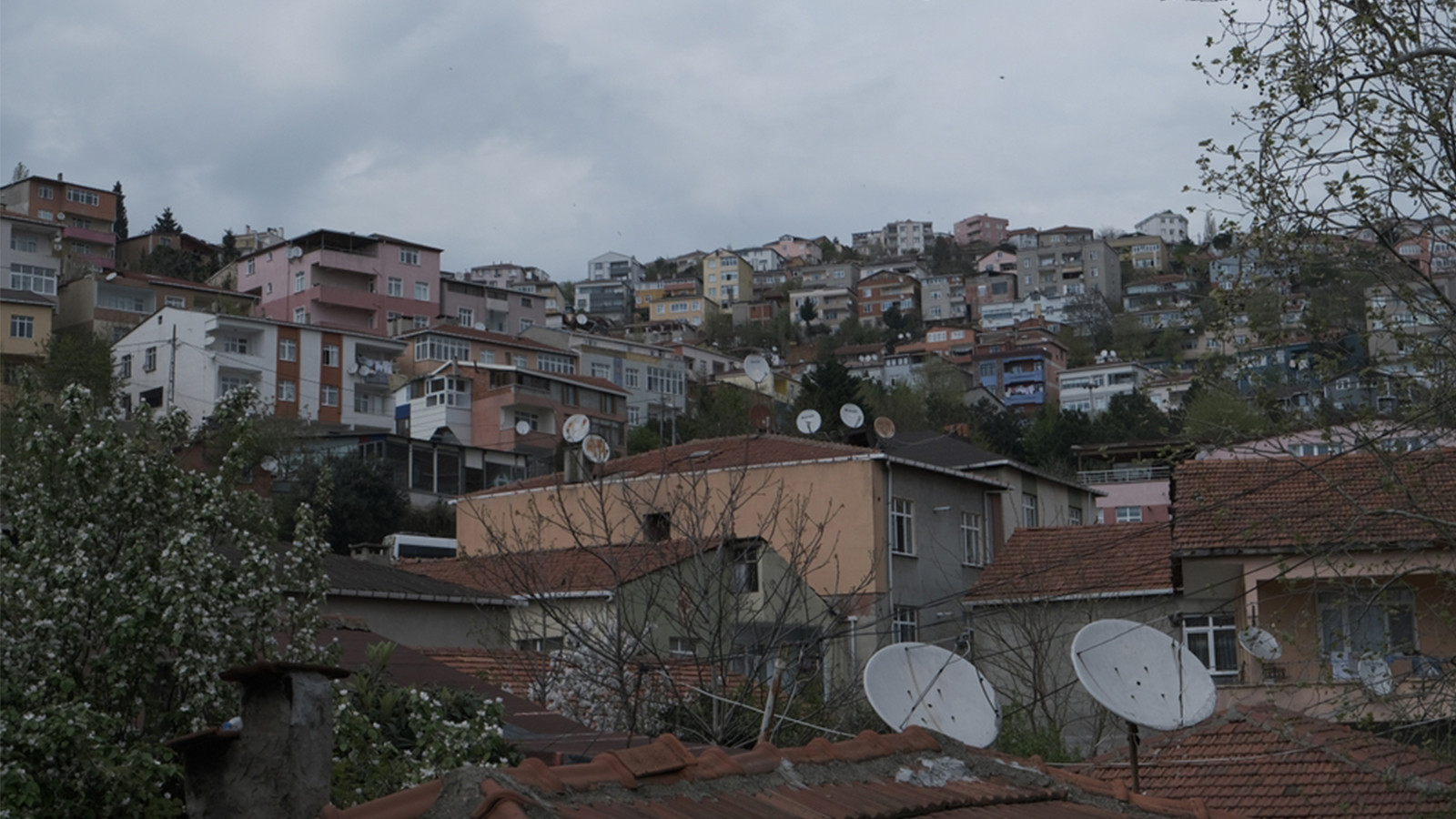 Hasarlı ev bile 32 bin TL, öğrenci ne yapsın? Hasarlı ev bile 32 bin TL, öğrenci ne yapsın?