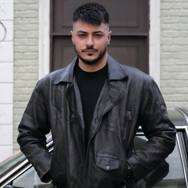 Semicenk “Çıkmaz Bir Sokakta”