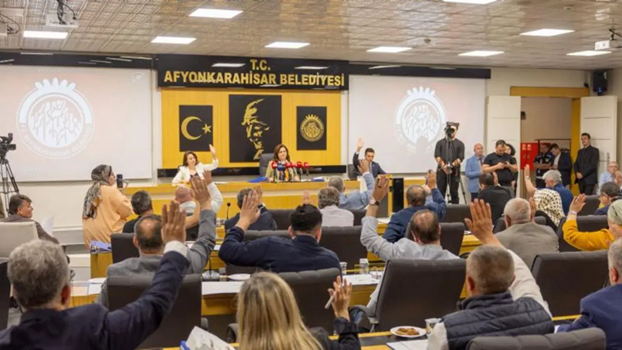 Afyonkarahisar’da CHP’li meclis üyesine ‘para dolu çanta’ soruşturması! – Son Dakika Siyaset Haberleri Afyonkarahisar’da CHP’li meclis üyesine ‘para dolu çanta’ soruşturması! – Son Dakika Siyaset Haberleri