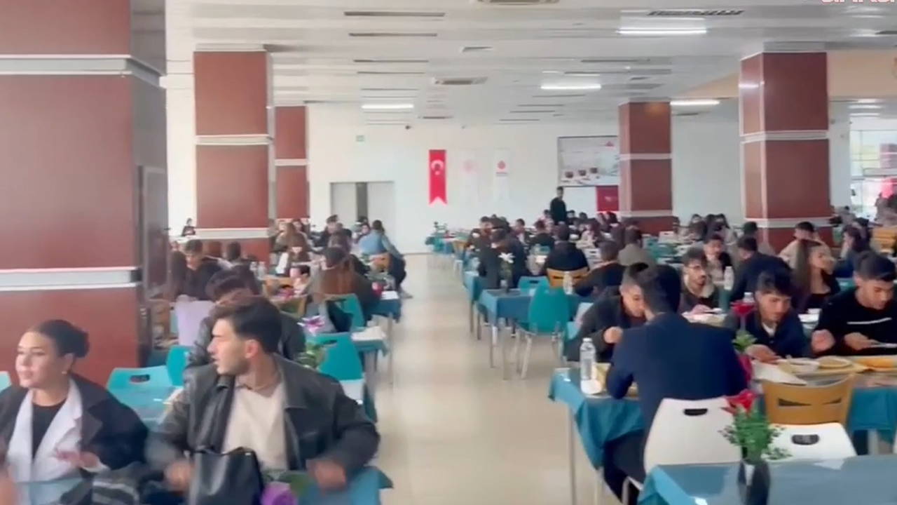 Van Yüzüncü Yıl Üniversitesi’nde ‘Rojin Kabaiş’ protestoları 8. gününde – Son Dakika Siyaset Haberleri Van Yüzüncü Yıl Üniversitesi’nde ‘Rojin Kabaiş’ protestoları 8. gününde – Son Dakika Siyaset Haberleri