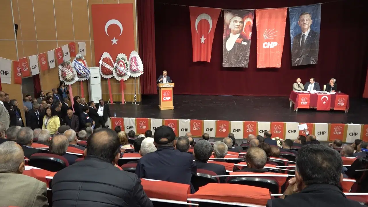 Sivas’ta CHP kongresinde gerginlik – Son Dakika Siyaset Haberleri Sivas’ta CHP kongresinde gerginlik – Son Dakika Siyaset Haberleri