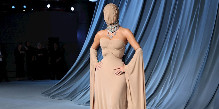 Academy Museum Gala 2025: Hollywood’un Yıldızları ve Moda Dünyası Los Angeles’ta Buluştu Academy Museum Gala 2025: Hollywood’un Yıldızları ve Moda Dünyası Los Angeles’ta Buluştu