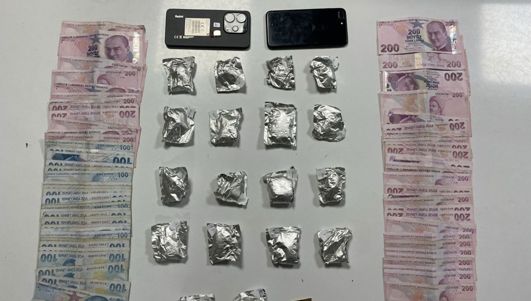 Şişli’de aracında uyuşturucu bulunan kişi tutuklandı Şişli’de aracında uyuşturucu bulunan kişi tutuklandı