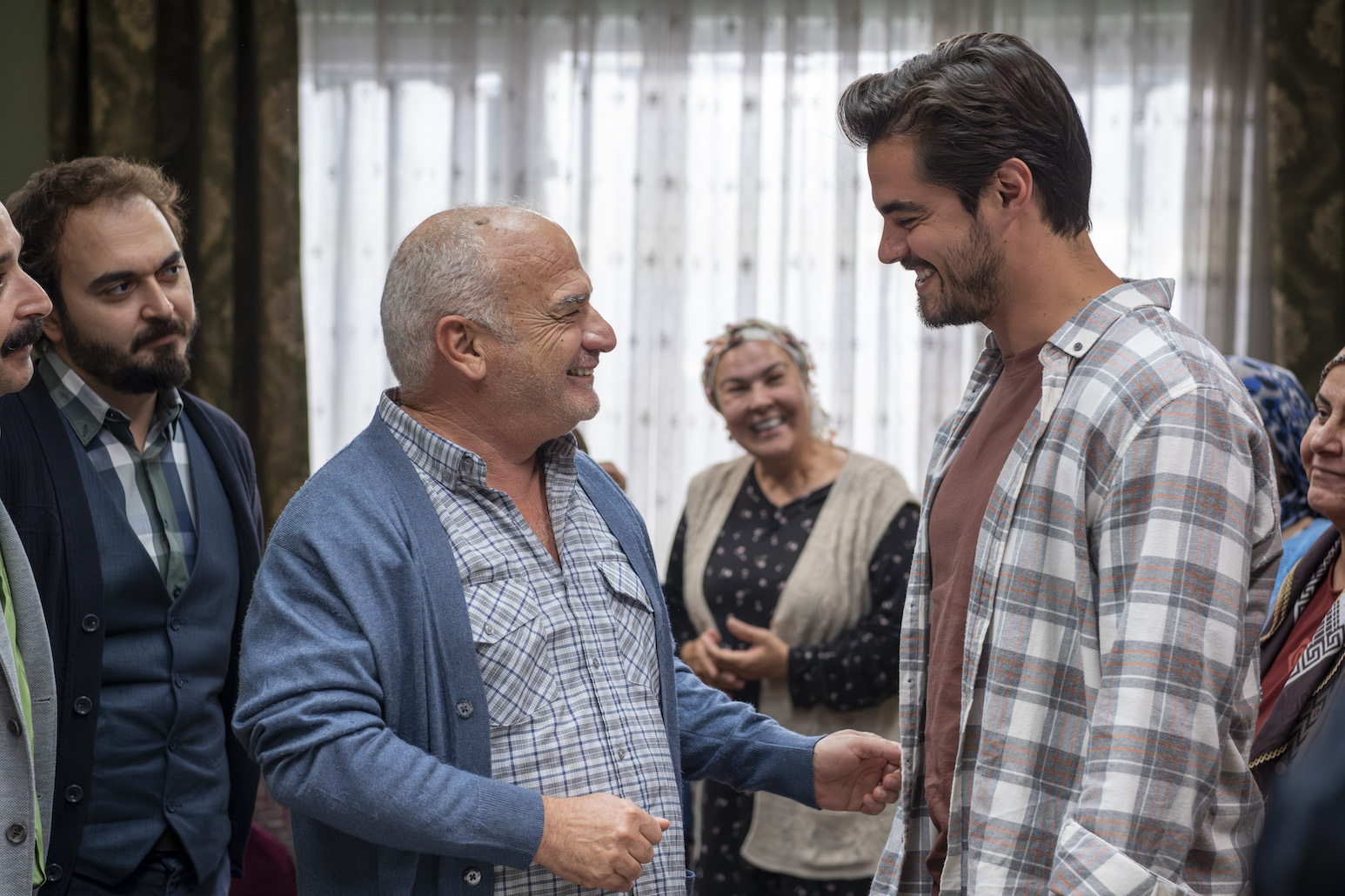 Gönül Dağı 190. Bölümde Taner kazanmasına rağmen görevi Leyla’ya devretti! Ameliyatın ardından Veysel hayati tehlikeyi atlattı!