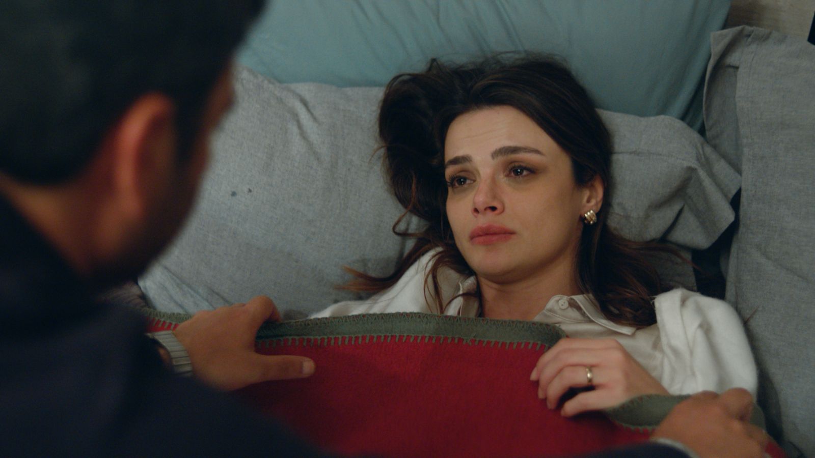 Uzak Şehir’den üçüncü tanıtım yayınlandı! “Ben çok sevdim seni Cihan!” Uzak Şehir’den üçüncü tanıtım yayınlandı! “Ben çok sevdim seni Cihan!”