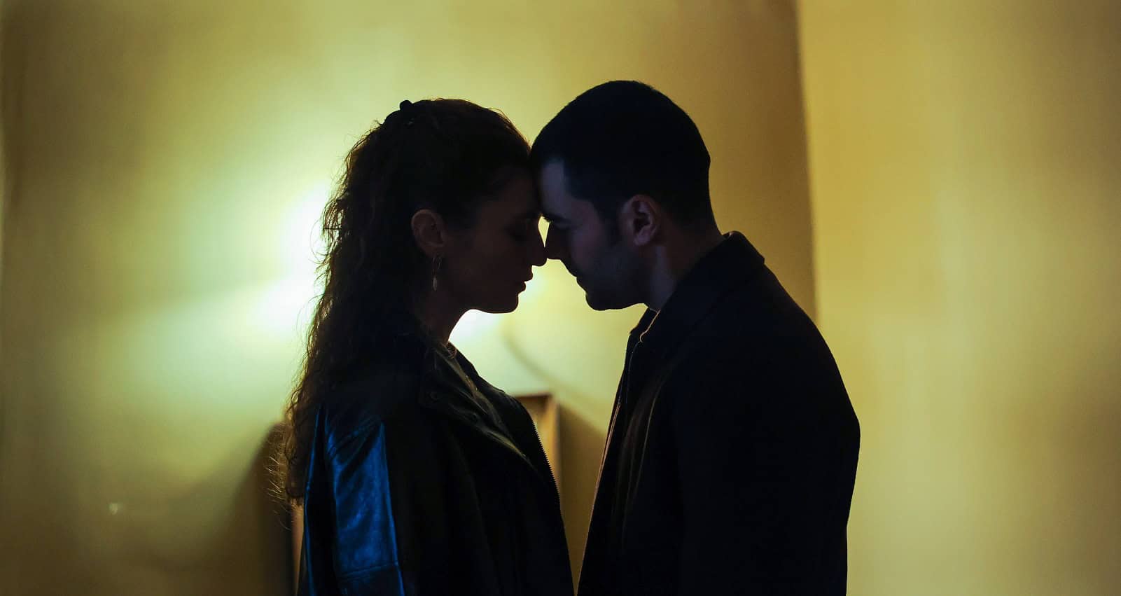 Veliaht 7. Bölümde Cennet, Timur’un Gülşah’ın abisi olduğunu öğrendi! Timur ile Yahya’nın otobüs operasyonunda mermiler havada uçuştu! Veliaht 7. Bölümde Cennet, Timur’un Gülşah’ın abisi olduğunu öğrendi! Timur ile Yahya’nın otobüs operasyonunda mermiler havada uçuştu!