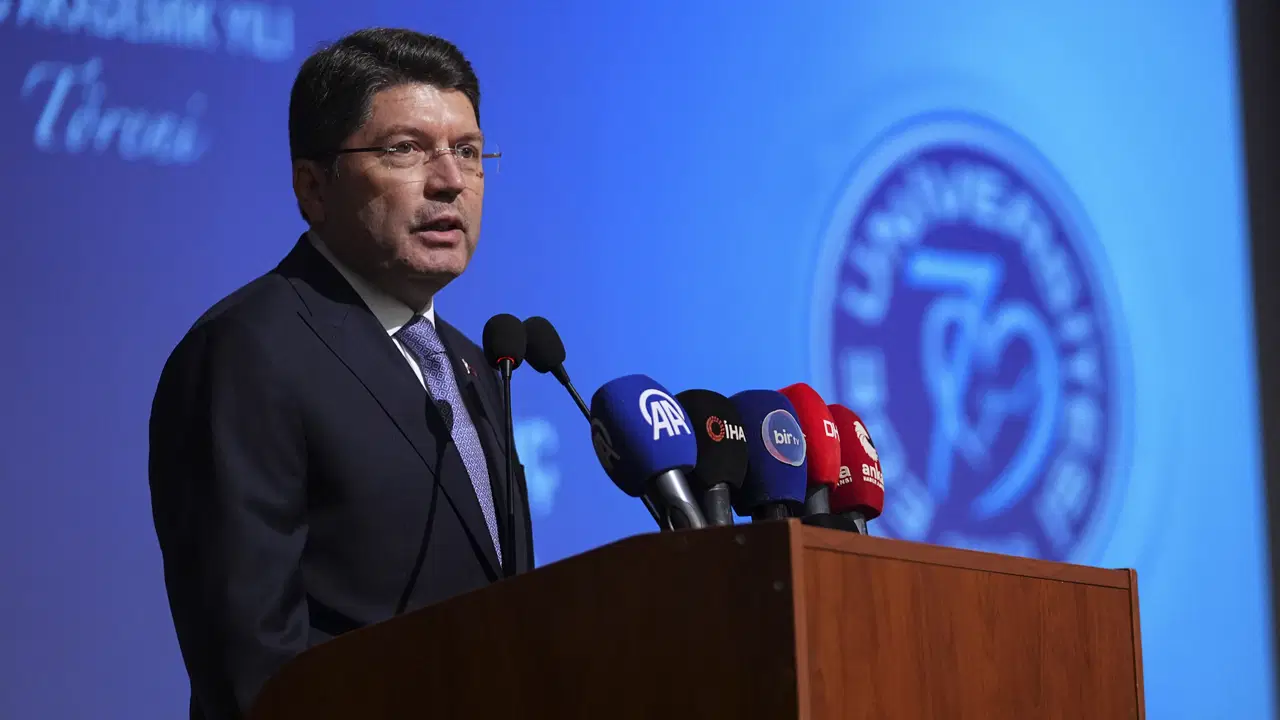 Bakan Tunç’tan ‘beyin göçü’ tepkisi: Gençlere ‘Bu ülkede yaşanmaz’ diyenler var… – Son Dakika Siyaset Haberleri Bakan Tunç’tan ‘beyin göçü’ tepkisi: Gençlere ‘Bu ülkede yaşanmaz’ diyenler var… – Son Dakika Siyaset Haberleri