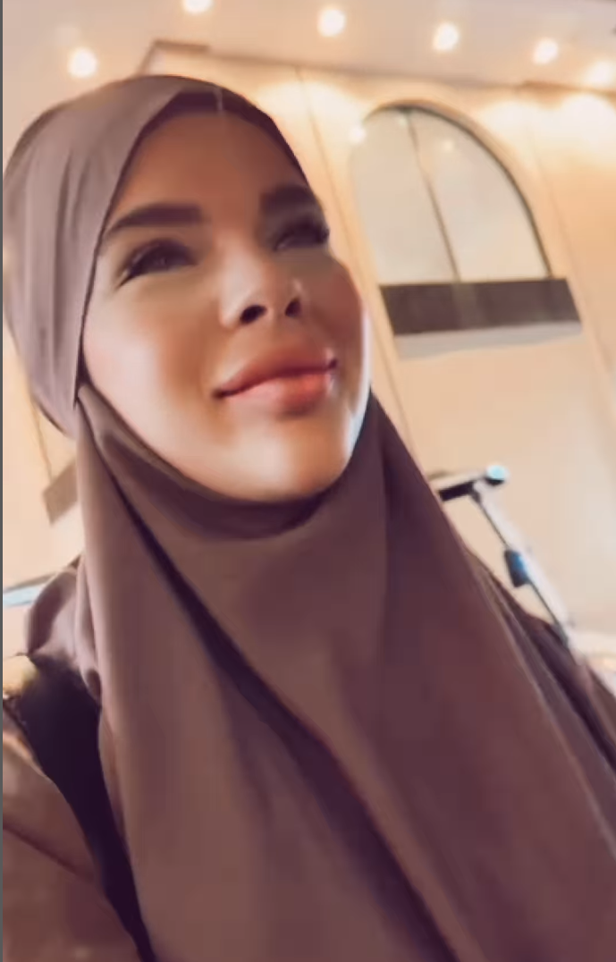 Sihirli Annem’in Tuğçe’si Damla Ersubaşı umre pozlarıyla dikkat çekti Sihirli Annem’in Tuğçe’si Damla Ersubaşı umre pozlarıyla dikkat çekti