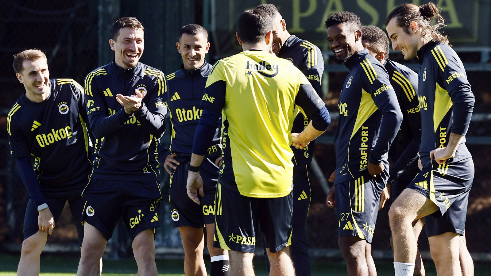 Fenerbahçe’de Beşiktaş derbisinin hazırlıkları başladı Fenerbahçe’de Beşiktaş derbisinin hazırlıkları başladı