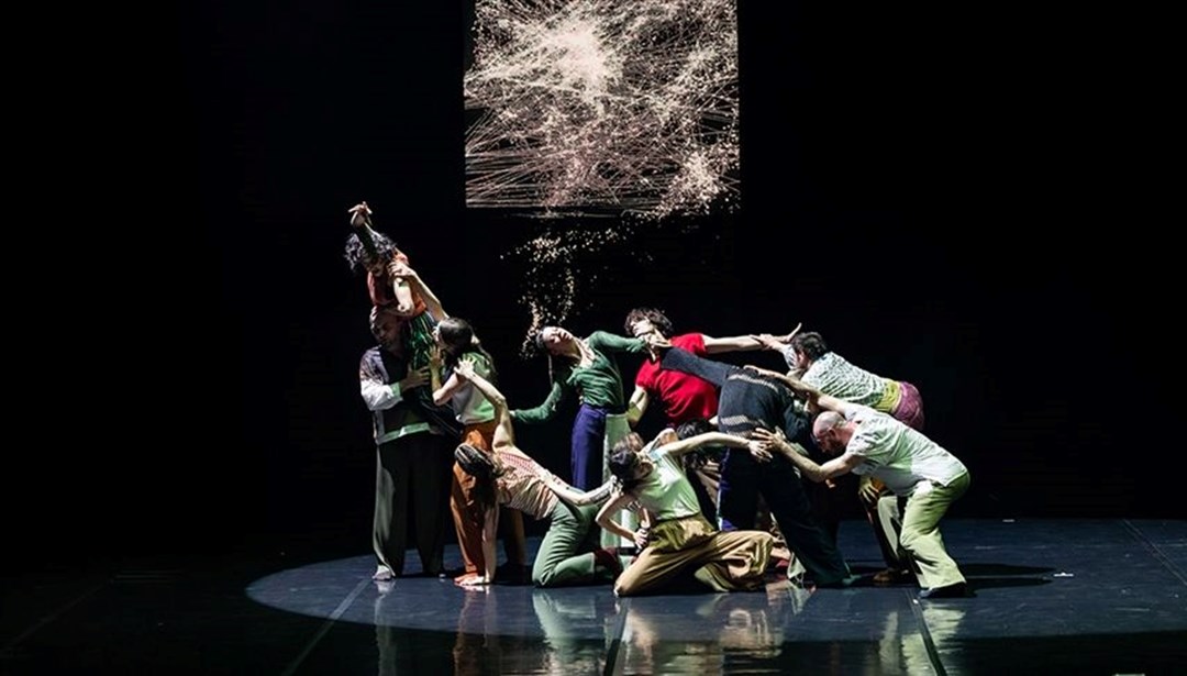 Deliriyum dans gösterisi sahneye taşındı