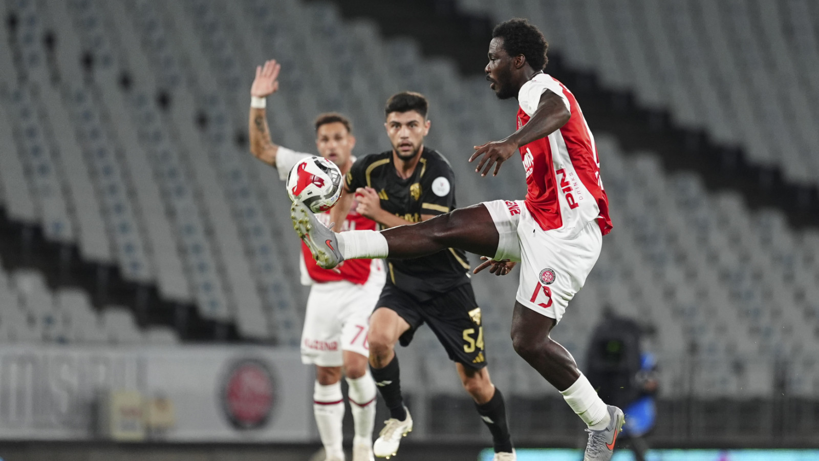 Ligin dibine demirleyen Karagümrük ve Kayserispor’un mücadelesinde kazanan çıkmadı Ligin dibine demirleyen Karagümrük ve Kayserispor’un mücadelesinde kazanan çıkmadı