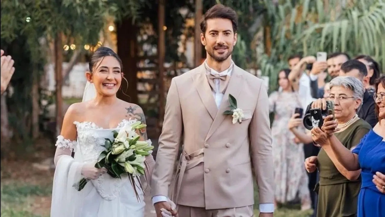 2 yıllık evlilik resmen bitti: Melek Mosso ile Serkan Sağdıç tek celsede boşandı 2 yıllık evlilik resmen bitti: Melek Mosso ile Serkan Sağdıç tek celsede boşandı