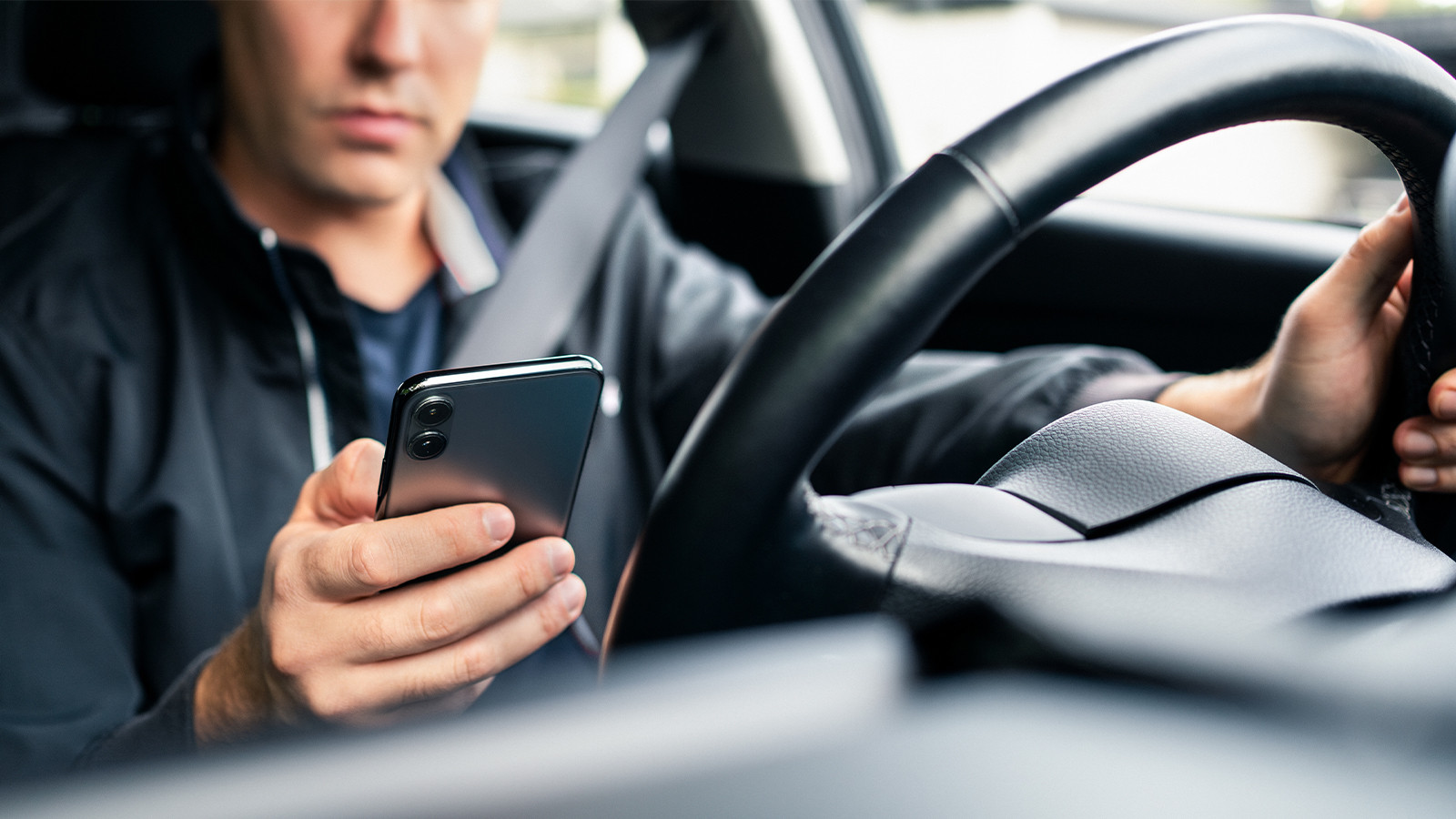 Mesajlaşmak 23 kat tehlikeli, kazalar nasıl önlenecek? Mesajlaşmak 23 kat tehlikeli, kazalar nasıl önlenecek?