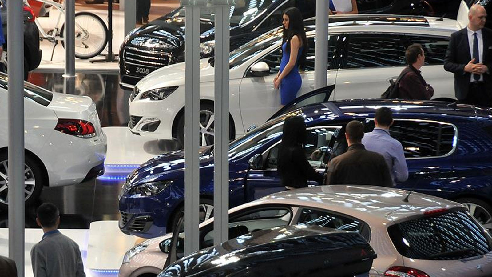 Otomobil markaları yeniden “benzinli otomobil” üretimine dönüyor!