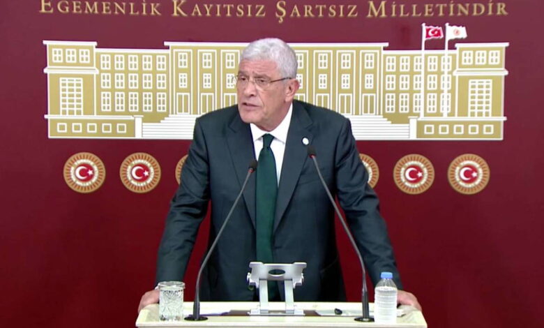 Müsavat Dervişoğlu, Öğretmenler Günü’nde şehit öğretmenleri… Müsavat Dervişoğlu, Öğretmenler Günü’nde şehit öğretmenleri…