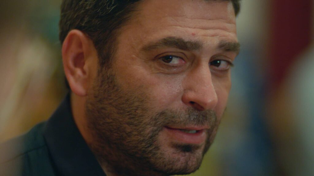 Uzak Şehir izleyicisi olan Sezen Aksu, yeni bir şarkısını daha diziye hediye etmesi sanal medyayı salladı!